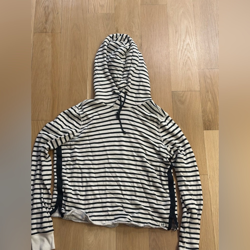 Abercrombie & Fitch Women’s Navy and White Striped Hoodie Size Large.